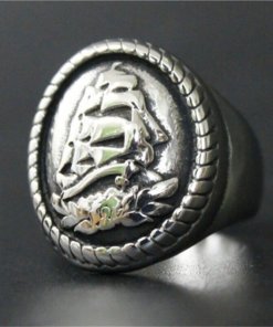 Bague pas cher de charme avec un motif bateau voilier