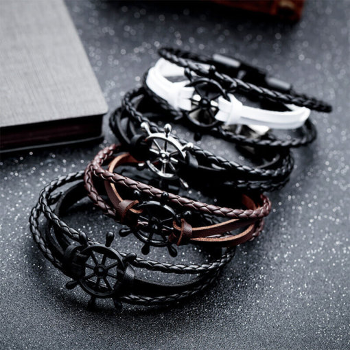 Bracelet de marin motif gouvernail en cuir multicouche