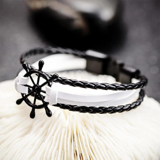 Bracelet de marin motif gouvernail en cuir multicouche blanc noir