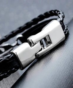 Bracelet de marin motif gouvernail en cuir multicouche fermoir