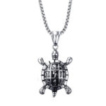 Collier et pendentif tortue de mer Vintage seul sur fond blanc
