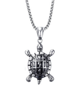 Collier et pendentif tortue de mer Vintage seul sur fond blanc