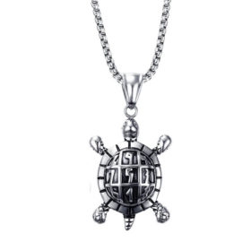 Collier et pendentif tortue de mer Vintage seul sur fond blanc