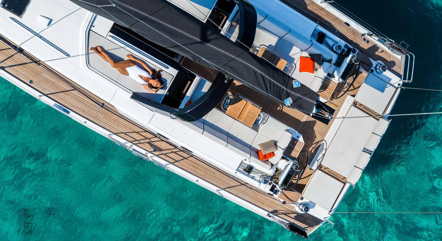 exterieur-haut-jour-oceanis-yacht-62-beneteau-mesailor