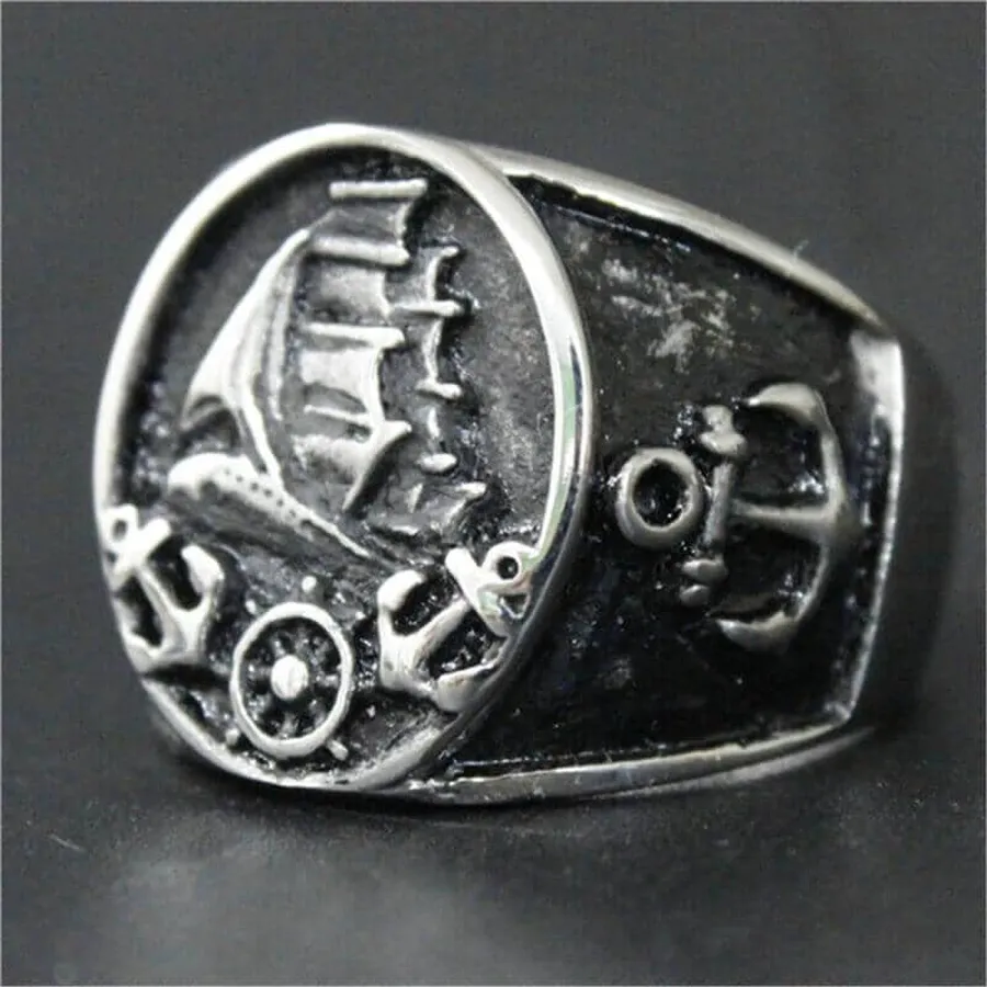 Bague voilier, ancres et barre à roue, médaillon du voilier, vue de face