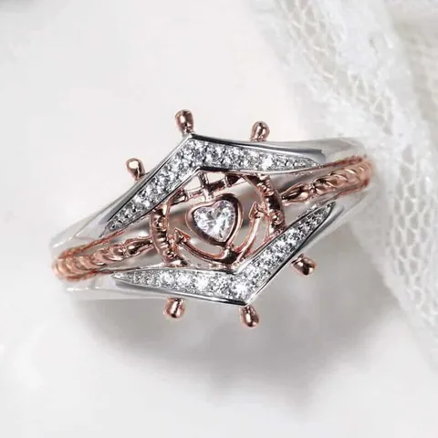 Bague en strass et cristal Ancre et Gouvernail vue de haut sur cristal en coeur