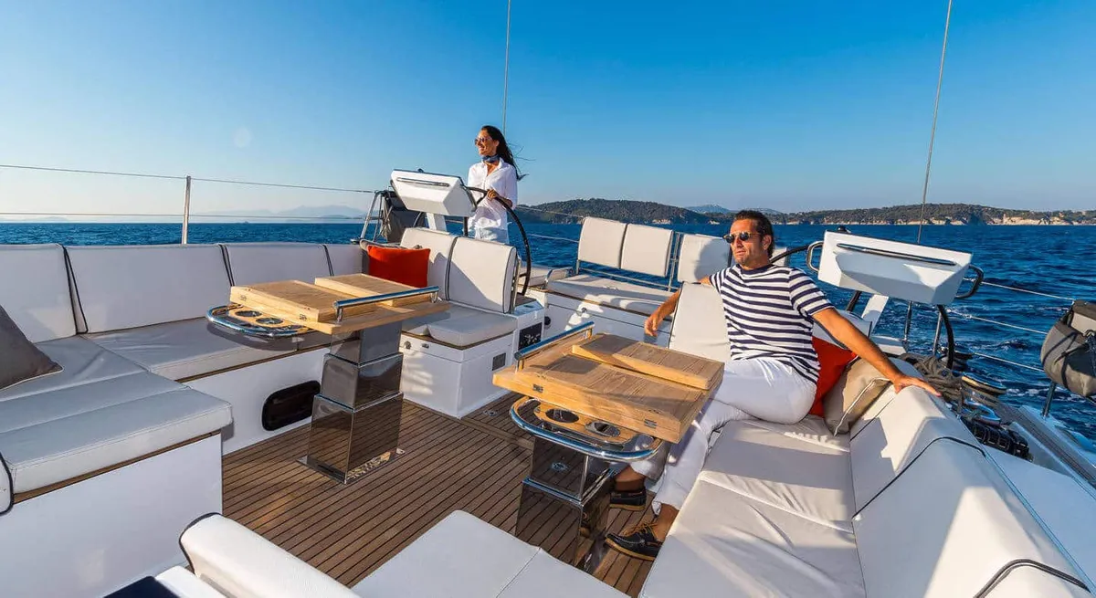 Oceanis Yacht 62 : la fiche technique : photo 8