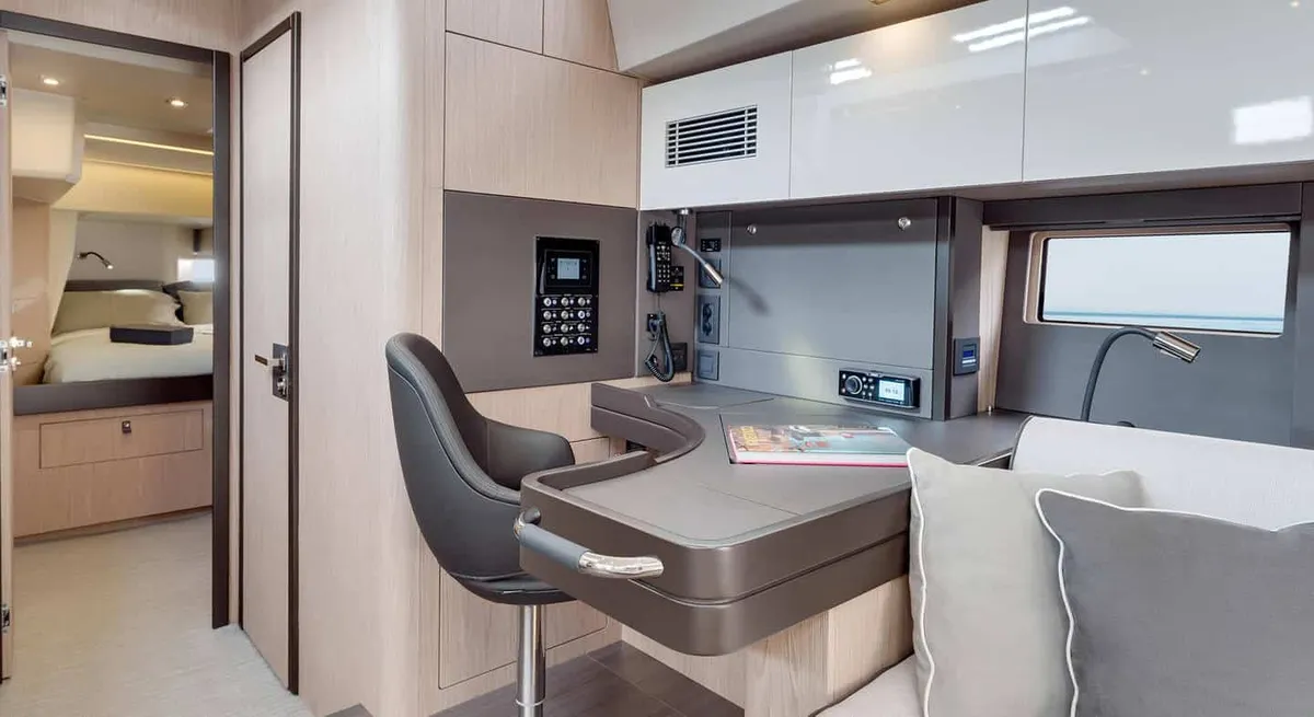 Oceanis Yacht 62 : la fiche technique : photo 16