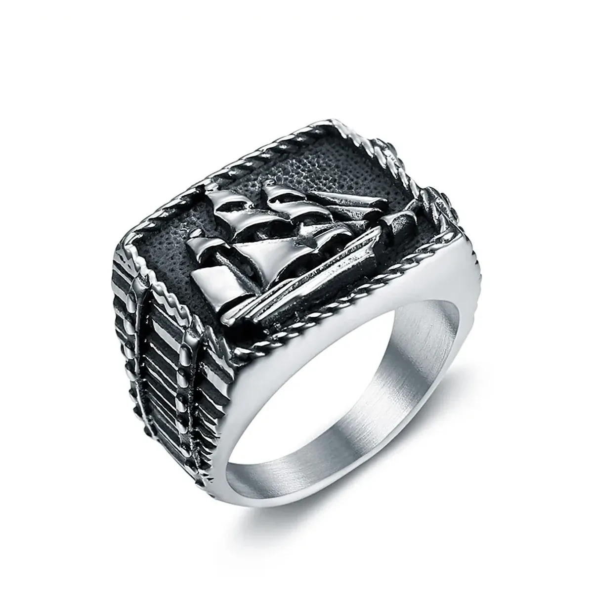 Bague navire à voiles en acier inoxydable, vue de face, navire à voiles en relief sur un plateau carré
